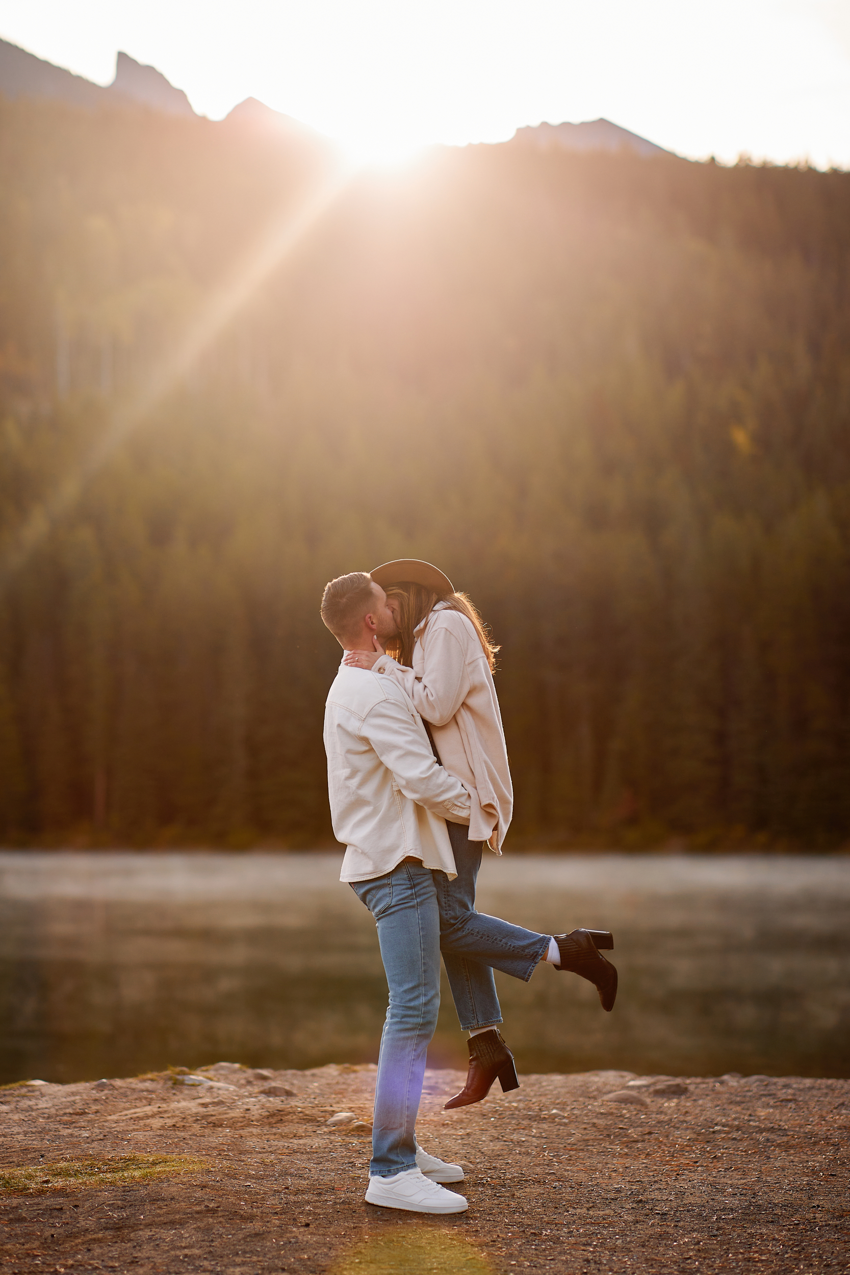 Lake Minnewanka Engagement Photos