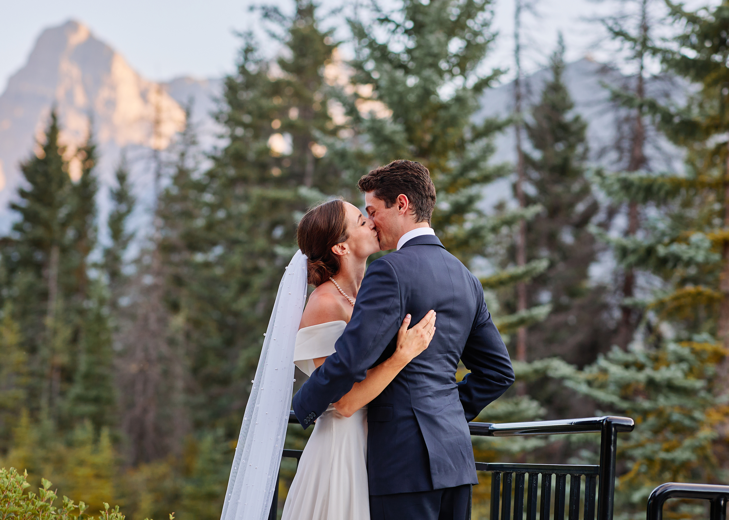 Malcolm Hotel Canmore Wedding
