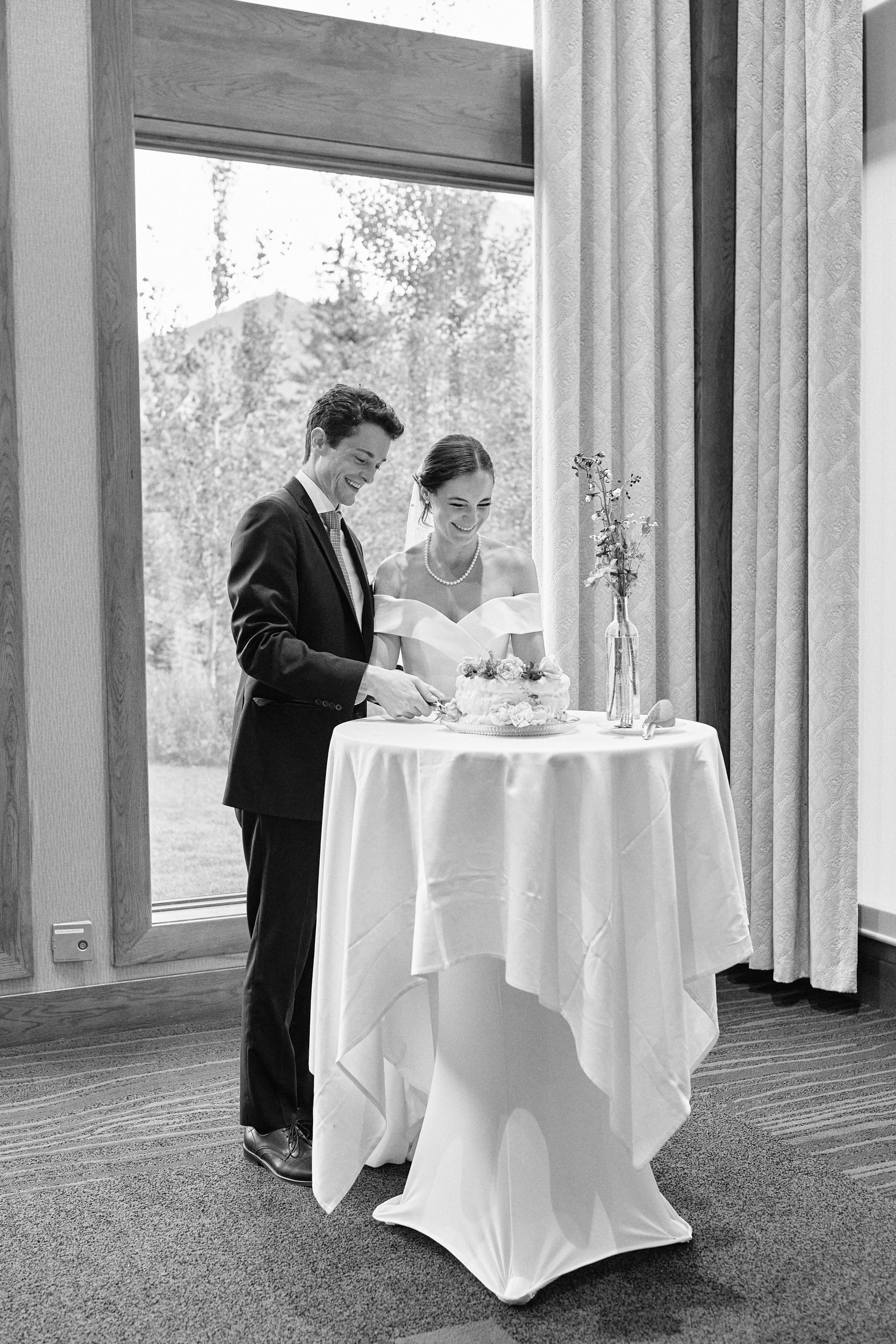 Malcolm Hotel Canmore Wedding