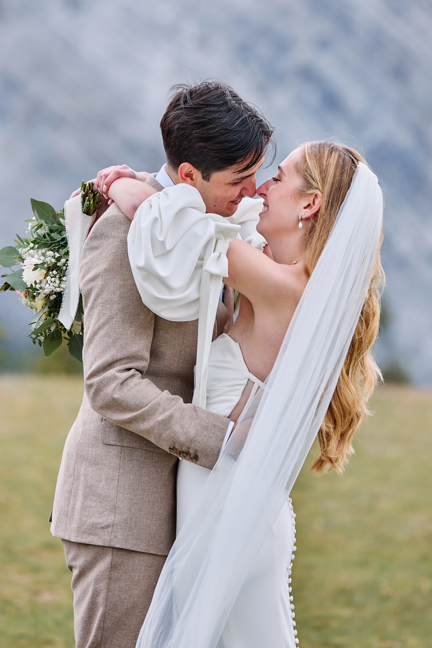 Tunnel Mountain Reservoir Wedding