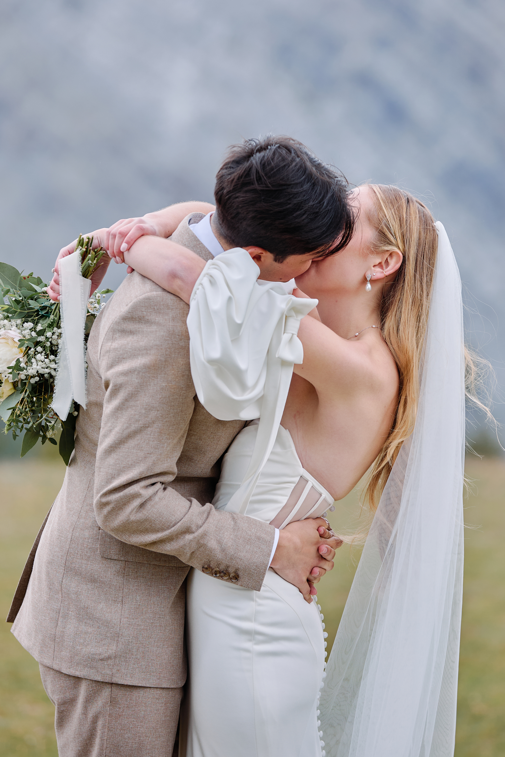 Tunnel Mountain Reservoir Wedding