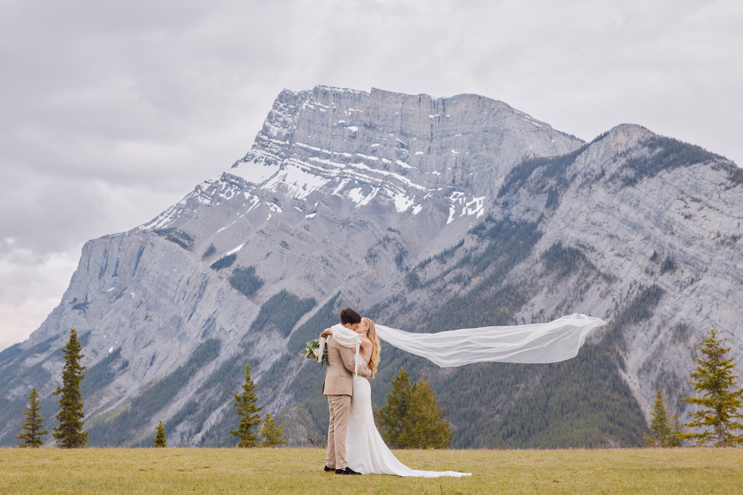 Tunnel Mountain Reservoir Wedding