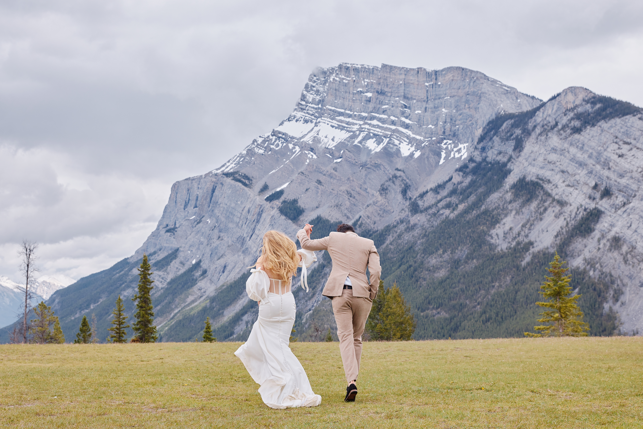 Tunnel Mountain Reservoir Wedding