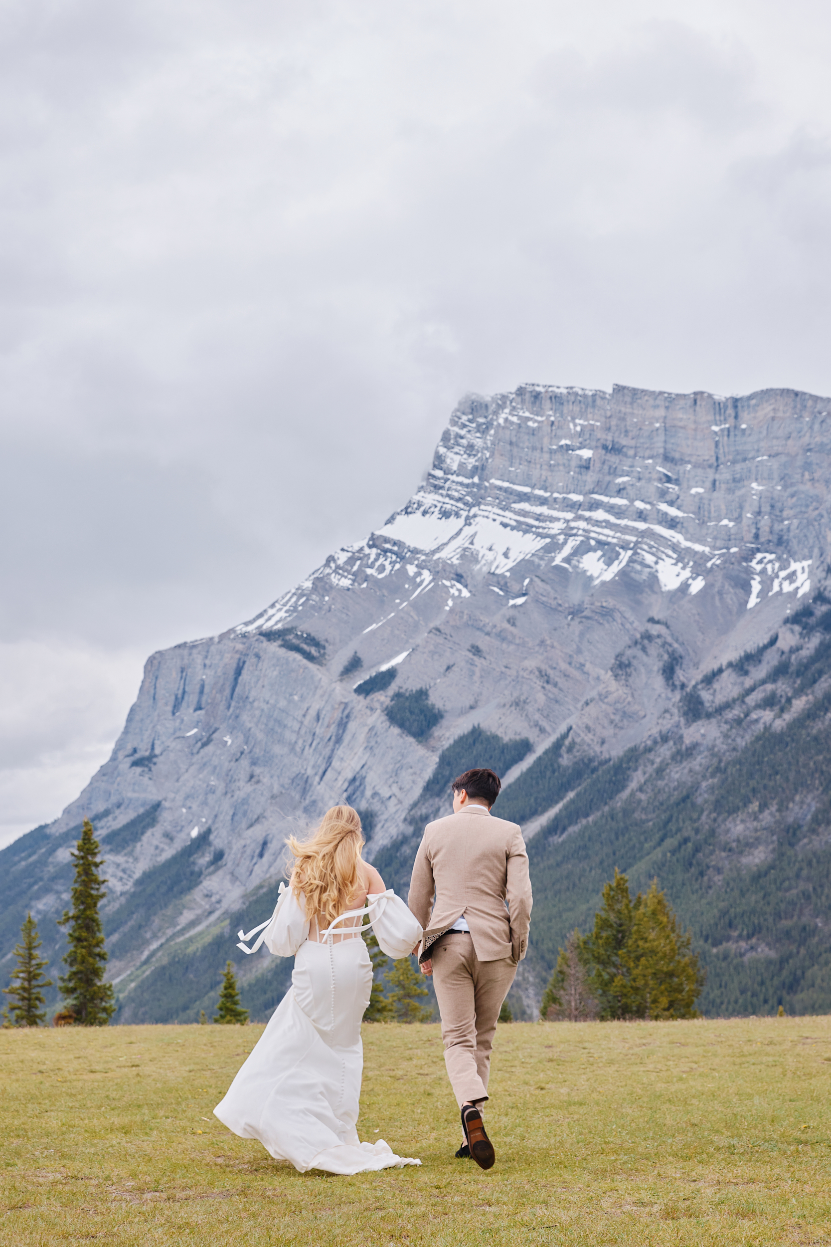 Tunnel Mountain Reservoir Wedding